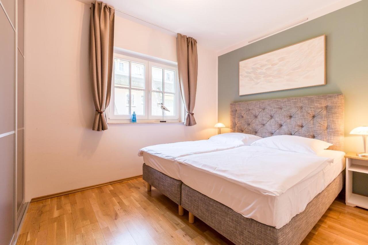 Strandleben 01 - Georg Grosz Apartment Ahrenshoop